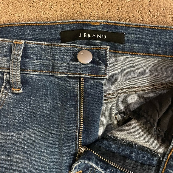 J BRAND 811 Mid Rise Skinny Reflective Raw Hem Tuxedo Stripe Jeans - Picture 4 of 6